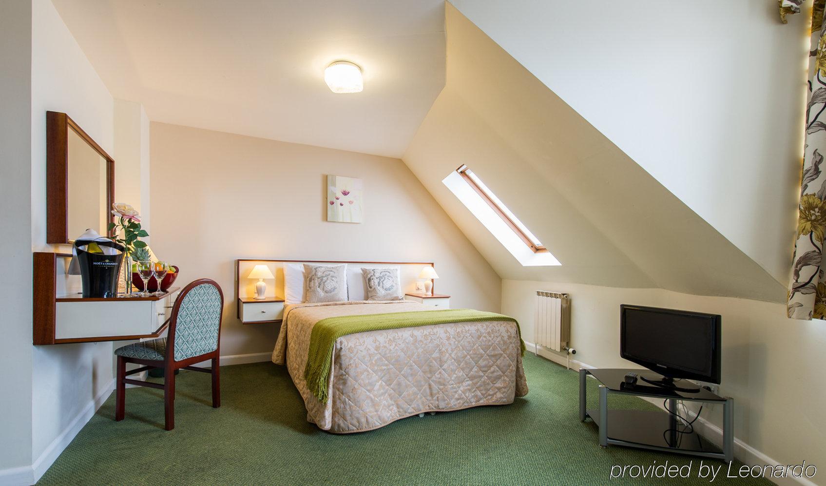 The Samares Coast Hotel & Apartments Saint Helier Værelse billede